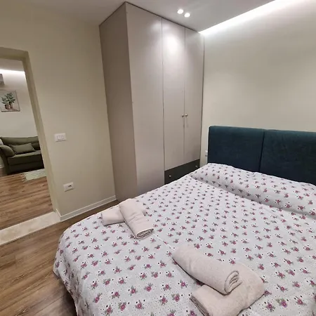Bazaar With Parking 4* Tirana